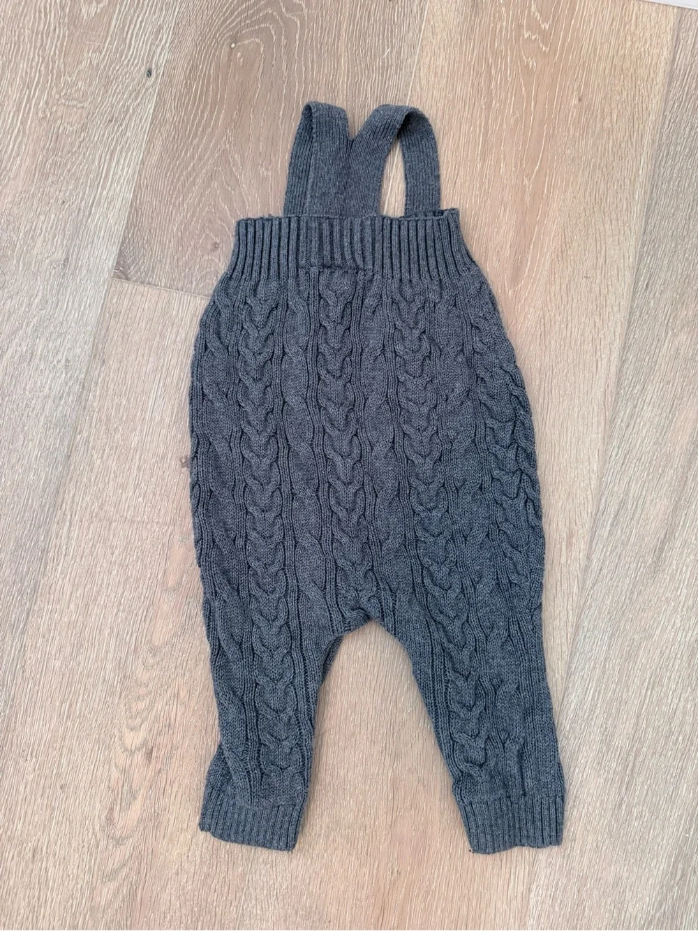 GAP adorable cable